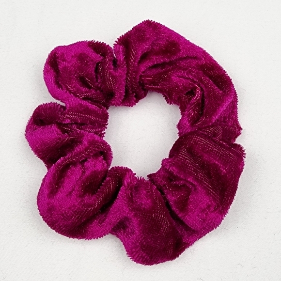 4 FOR $16 🔥 Pink  Velvet Scrunchie hair tie - Picture 1 of 5